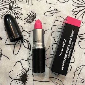 MAC Lipstick Do Not Disturb - Amplified Crème Formula